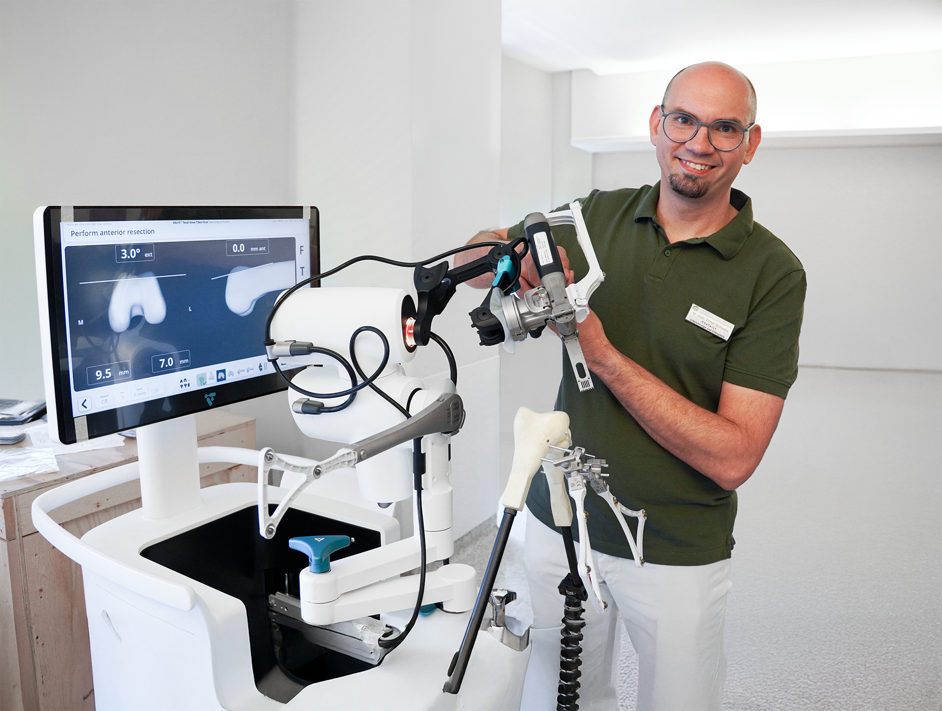 Knie-OP mit dem Roboter-System VELYS